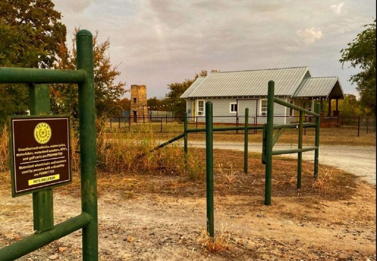 Country house in Weatherford - The Trailway House- Equestrian Friendly 