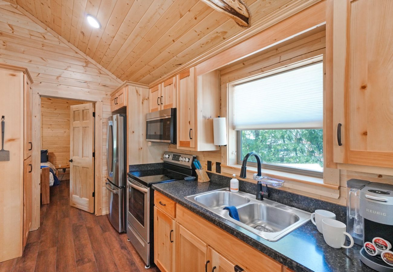 Cabin in Mineral Wells - Salesville Serenity log cabin