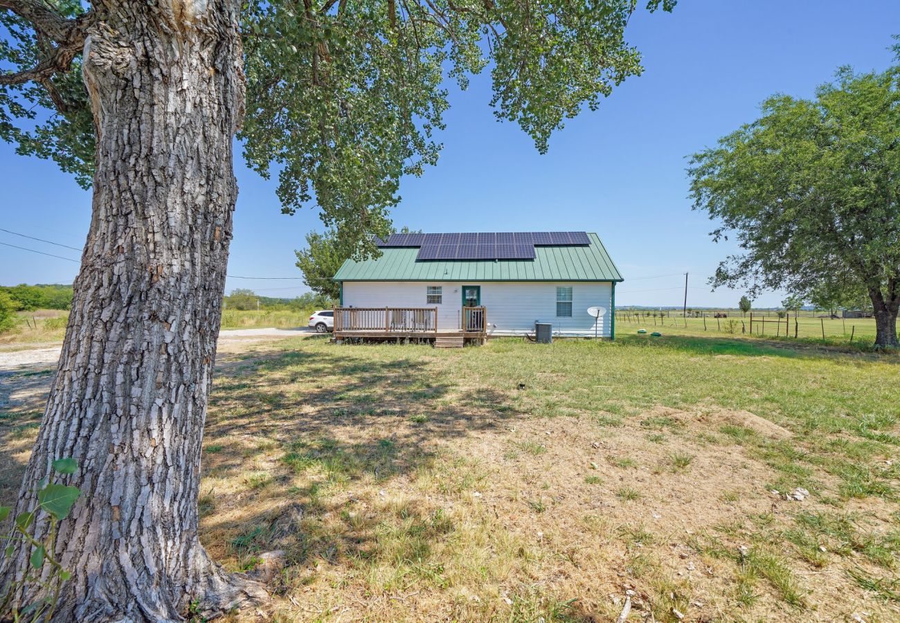 Country house in Mineral Wells - Green Acres- Charming Farmhouse plus 4acres 