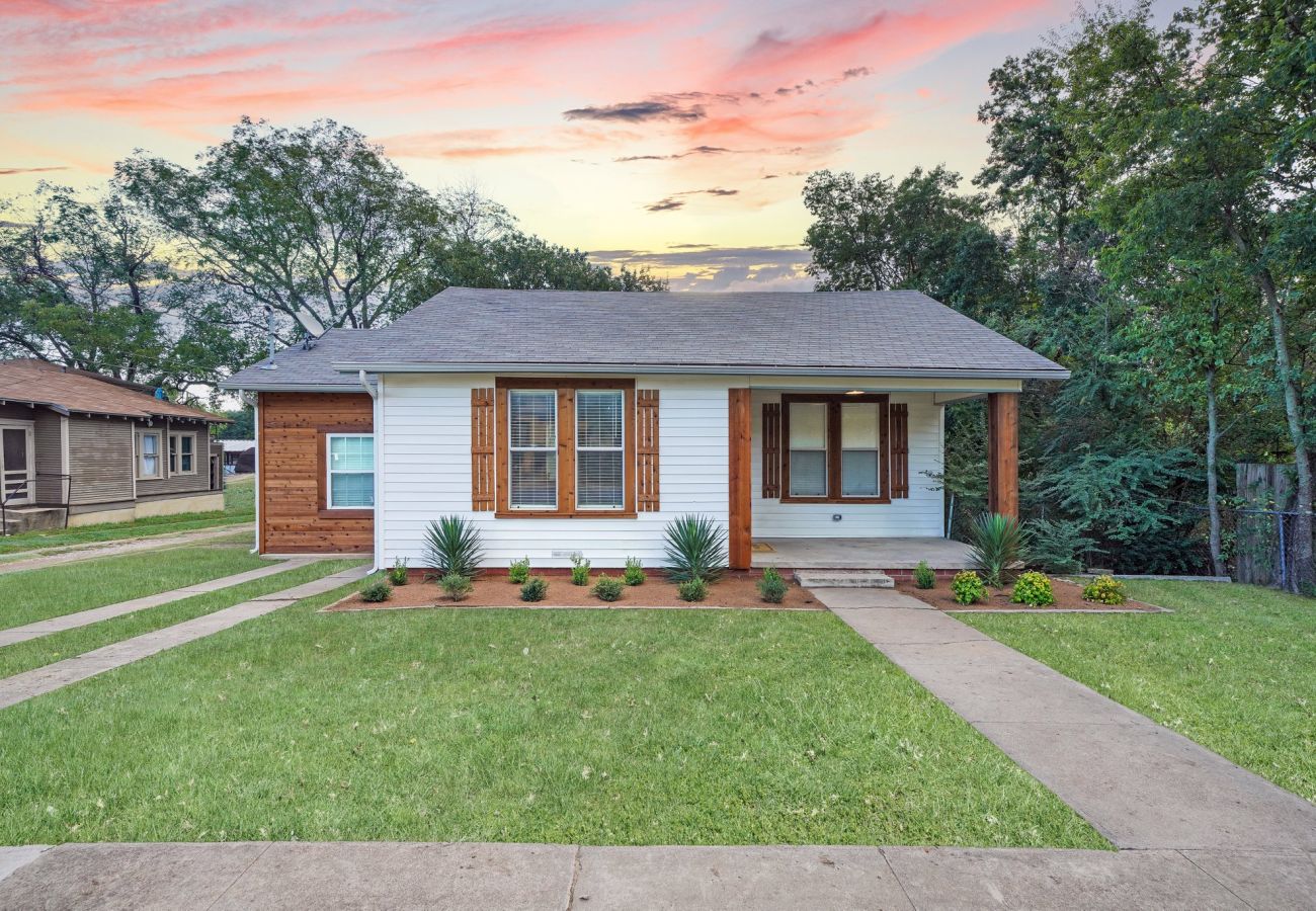 House in Mineral Wells - Forehand Cottage Mineral Wells