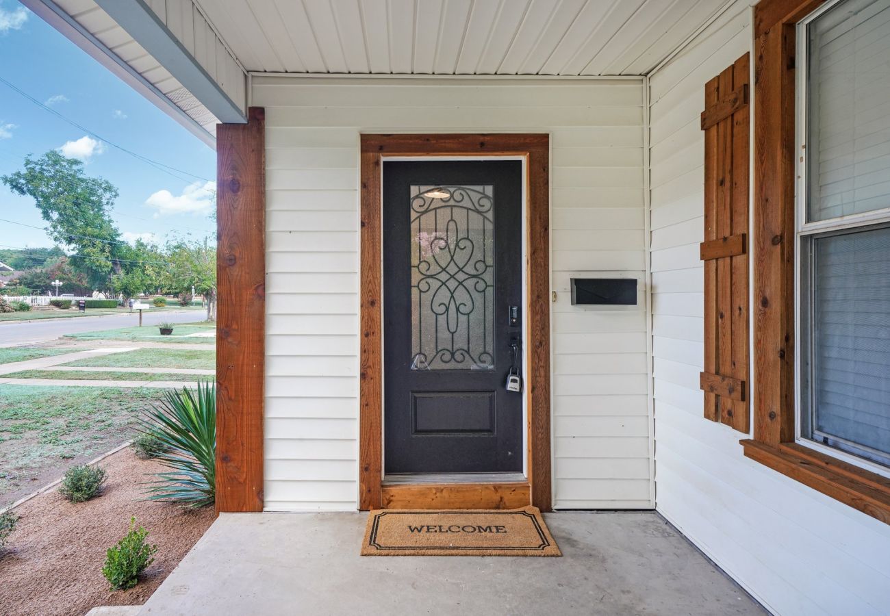 House in Mineral Wells - Forehand Cottage Mineral Wells