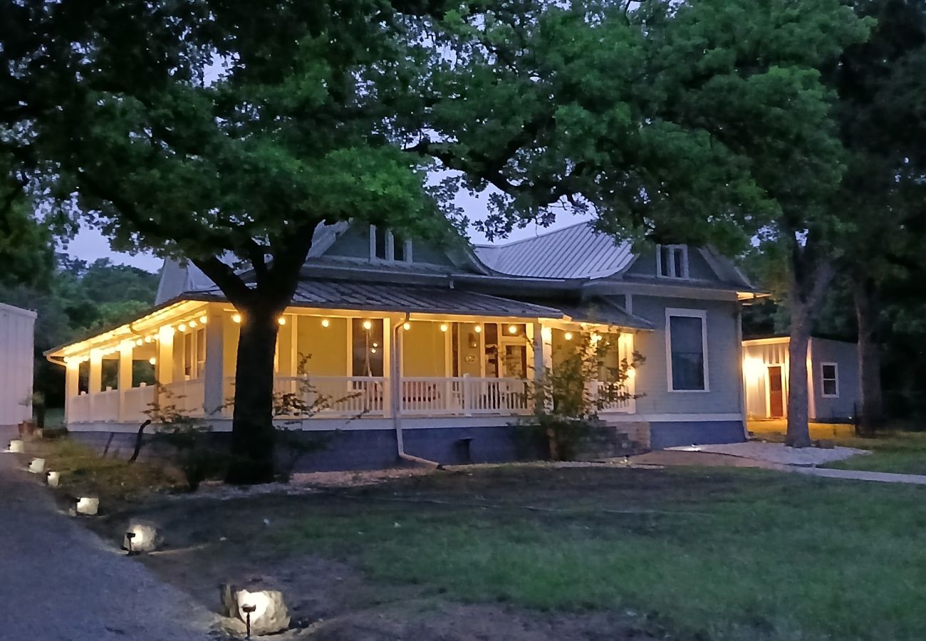 House in Mineral Wells - Soak Blue Haven 