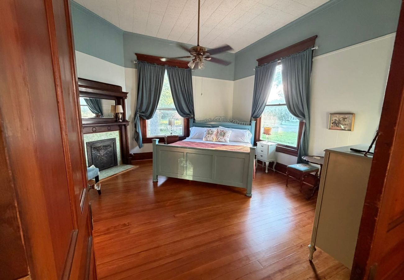 House in Mineral Wells - Soak Blue Haven 