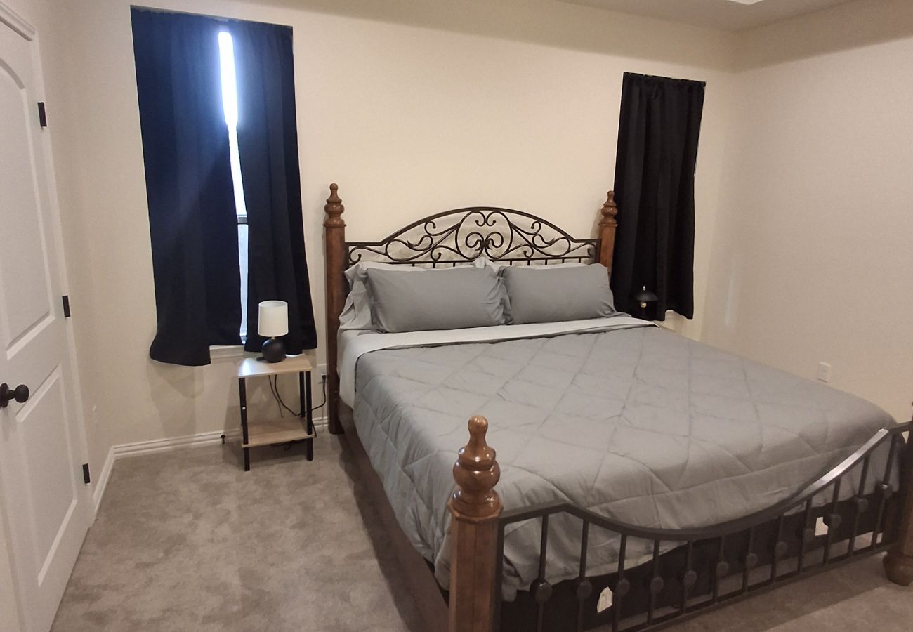 House in Mineral Wells - Cottage on 10th- Complimentary Sol Yoga