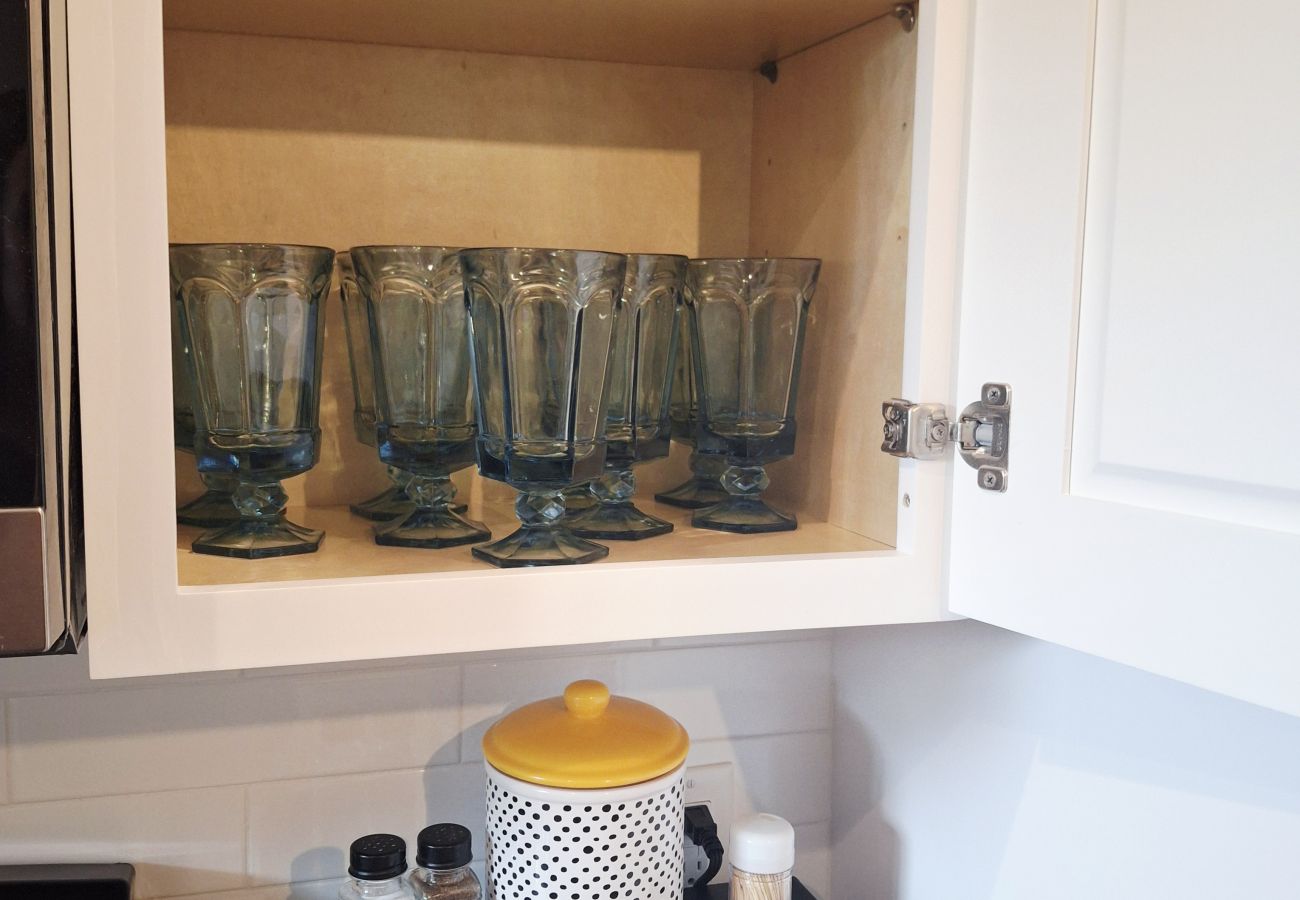 House in Mineral Wells - Cottage on 10th- Complimentary Sol Yoga